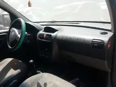 Veículo de Sucata opel combo familiar do ano 2002 alimentado y17dtl