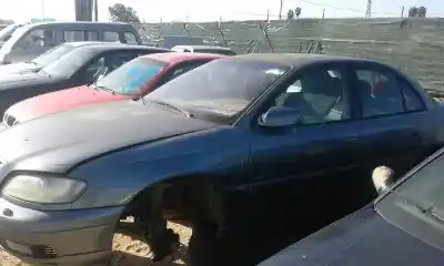 Sloopvoertuig opel omega b elegance berlina van het jaar 2001 aangedreven y25dt