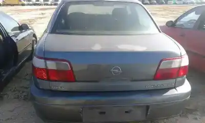 Sloopvoertuig opel omega b elegance berlina van het jaar 2001 aangedreven y25dt