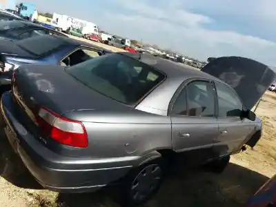 Sloopvoertuig opel omega b elegance berlina van het jaar 2001 aangedreven y25dt