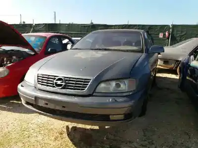 Sloopvoertuig opel omega b elegance berlina van het jaar 2001 aangedreven y25dt