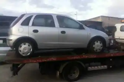 Sloopvoertuig opel corsa c essentia van het jaar 2004 aangedreven z13dt