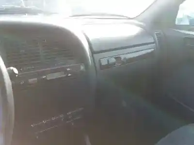 Veículo de Sucata citroen xantia berlina do ano 2001 alimentado 