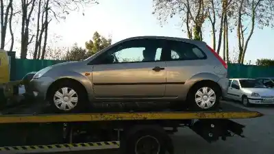 Veículo de Sucata ford fiesta (cbk) trend do ano 2004 alimentado fxjb