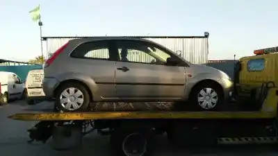 Veículo de Sucata ford fiesta (cbk) trend do ano 2004 alimentado fxjb