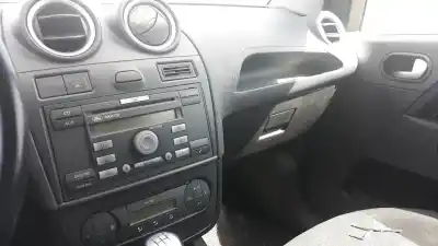 Veículo de Sucata ford fiesta (cbk) 1.6 tdci cat do ano 2005 alimentado hhjb