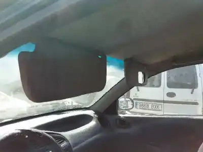 Véhicule à la ferraille daewoo lanos 1.6 cat de l'année 2001 alimenté a16dms