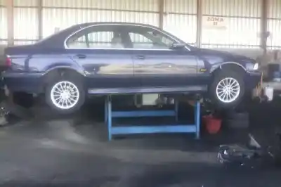 Sloopvoertuig bmw serie 5 berlina (e39) 525td van het jaar 1998 aangedreven 256t1