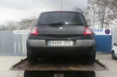 Veículo de Sucata renault megane ii berlina 3p confort authentique do ano 2003 alimentado k4m760