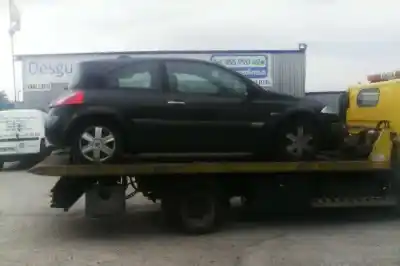 Veículo de Sucata renault megane ii berlina 3p confort authentique do ano 2003 alimentado k4m760