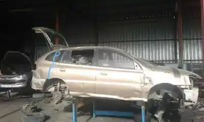 Veículo de Sucata KIA RIO * do ano 2000 alimentado 