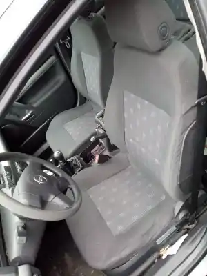 Veicolo di demolizione opel vectra c berlina 2.0 dti dell'anno 2004 alimentato y20dth