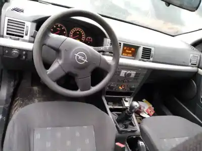 Veicolo di demolizione opel vectra c berlina 2.0 dti dell'anno 2004 alimentato y20dth