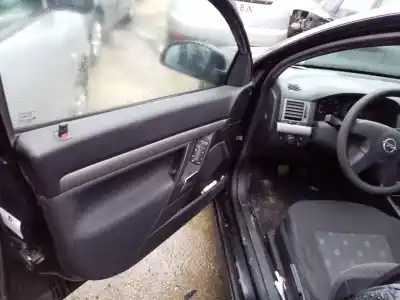 Veicolo di demolizione opel vectra c berlina 2.0 dti dell'anno 2004 alimentato y20dth