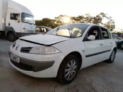 Vehículo de desguace renault megane ii berlina 5p 1.9 dci diesel fap del año 2008 con motor f9q e8