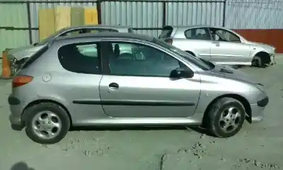 Veículo de Sucata peugeot 206 berlina e-music do ano 2001 alimentado kfw