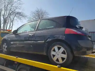 Veículo de Sucata renault megane ii berlina 3p confort authentique do ano 2004 alimentado k4m760