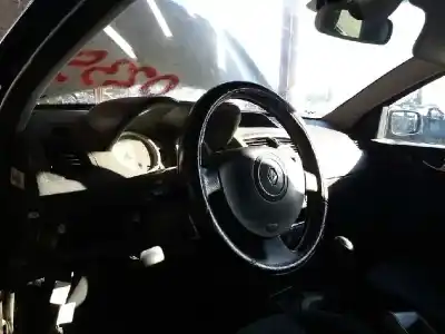 Veículo de Sucata renault megane ii berlina 5p confort expression do ano 2004 alimentado k9k724