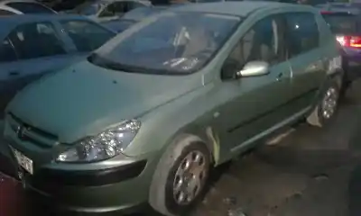 Véhicule à la ferraille PEUGEOT                                            307 (S1)                                                                                                                                                                                                                                                   XN                                                                                                                                                                                                                                                         de l'année 2001 alimenté NFU