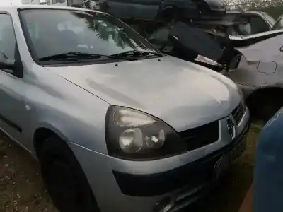 Здавання транспортного засобу RENAULT CLIO II FASE II (B/CB0) 1.5 dCi Diesel 65 CV / 48 KW року 2003 потужний K9KA7
