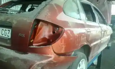 Veículo de Sucata KIA RIO LS Berlina do ano 2000 alimentado A5D