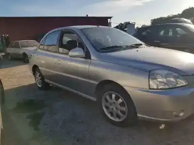 Veículo de Sucata kia rio * do ano 2000 alimentado a3d
