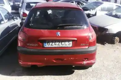 Sloopvoertuig PEUGEOT 206 BERLINA 1.4 HDi van het jaar 2003 aangedreven 8HX