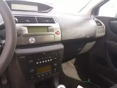 Veicolo di demolizione citroen                                            c4 berlina                                                                                                                                                                                                                                                 1.6 16v hdi                                                                                                                                                                                                                                                dell'anno 2009 alimentato 