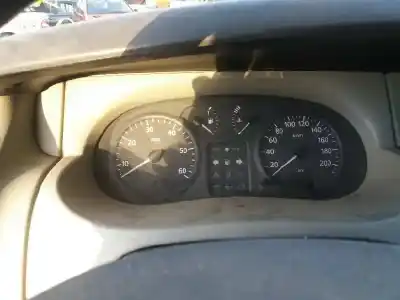 Veículo de Sucata renault trafic combi (ab 4.01) 1.9 diesel do ano 2004 alimentado f9q u7