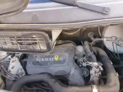 Veículo de Sucata renault trafic combi (ab 4.01) 1.9 diesel do ano 2004 alimentado f9q u7