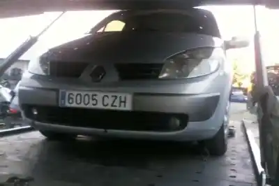 Veículo de Sucata renault scenic ii confort dynamique do ano 2004 alimentado k9k728