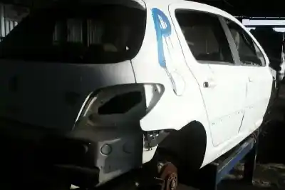 Veicolo di demolizione PEUGEOT 307 (S1) 2.0 HDi CAT dell'anno 2001 alimentato 