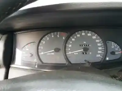 Veículo de Sucata opel omega b elegance berlina do ano 2001 alimentado x25dt