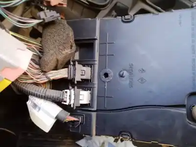 Veículo de Sucata renault scenic ii 2.0 dci diesel cat do ano 2007 alimentado m9r a7