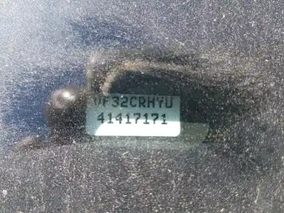 Veículo de Sucata peugeot 206 berlina play station 2 do ano 2001 alimentado rhy