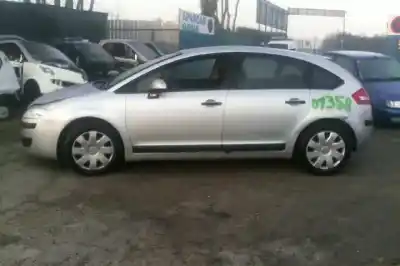 Véhicule à la ferraille citroen c4 berlina collection de l'année 2005 alimenté kfu