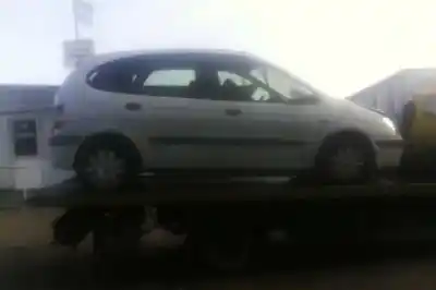 Scrapping Vehicle renault scénic i monospace (ja0/1_, fa0_) 1.9 dti (ja1u) of the year 2002 powered f9q744