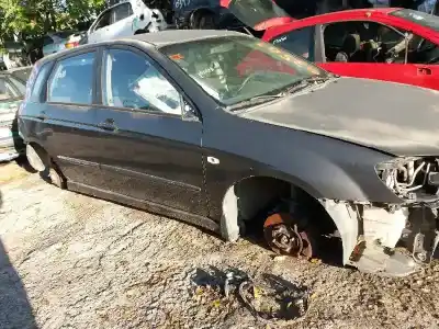 Veicolo di demolizione kia cerato 1.6 lx berlina dell'anno 2003 alimentato g4ed