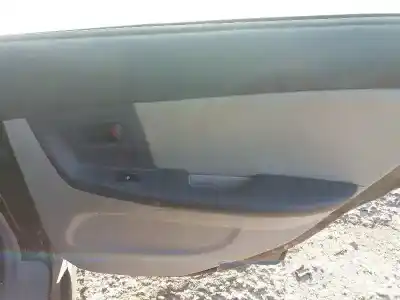 Veicolo di demolizione kia cerato 1.6 lx berlina dell'anno 2003 alimentato g4ed