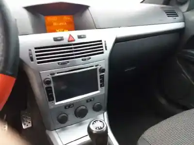 Veicolo di demolizione opel astra gtc sport dell'anno 2007 alimentato z17dth
