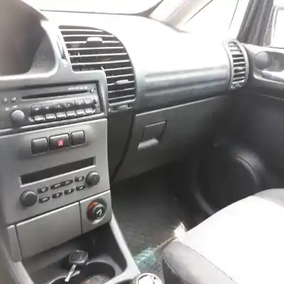 Verschrottungsfahrzeug opel                                               zafira a                                                                                                                                                                                                                                                   elegance                                                                                                                                                                                                                                                   des jahres 2005 angetrieben y20dth