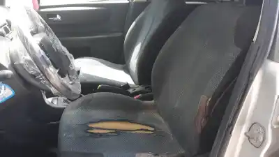 Veículo de Sucata citroen c4 berlina 1.6 16v hdi do ano 2006 alimentado 9hx