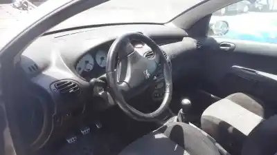 Veículo de Sucata peugeot 206 cc cc do ano 2001 alimentado nfu