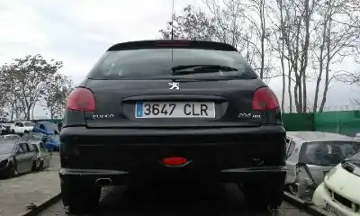 Veículo de Sucata peugeot 206 berlina play station 2 do ano 2003 alimentado rhy