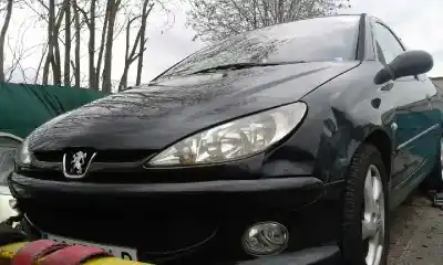 Veículo de Sucata peugeot 206 berlina play station 2 do ano 2003 alimentado rhy