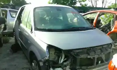 Veículo de Sucata renault scenic ii confort authentique do ano 2003 alimentado 