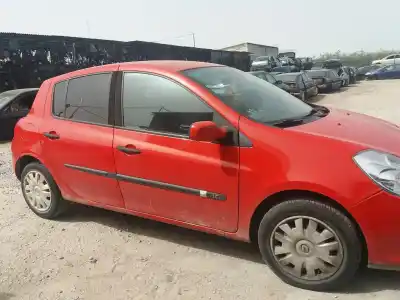 Veículo de Sucata renault clio iii imusic confort dynamique 68 cv / 50 kw do ano 2006 alimentado k9k t7