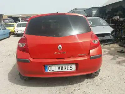 Veículo de Sucata renault clio iii imusic confort dynamique 68 cv / 50 kw do ano 2006 alimentado k9k t7
