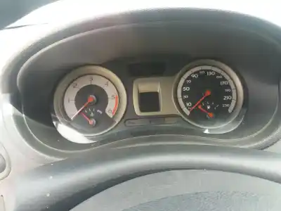 Veículo de Sucata renault clio iii imusic confort dynamique 68 cv / 50 kw do ano 2006 alimentado k9k t7