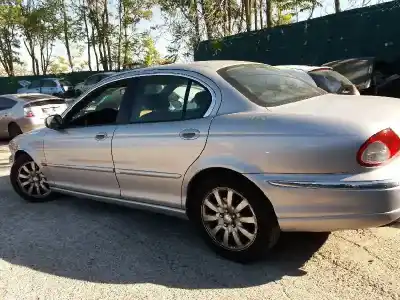 Здавання транспортного засобу jaguar x-type i (x400) 2.5 v6 a las 4 ruedas року 2002 потужний g/ xb